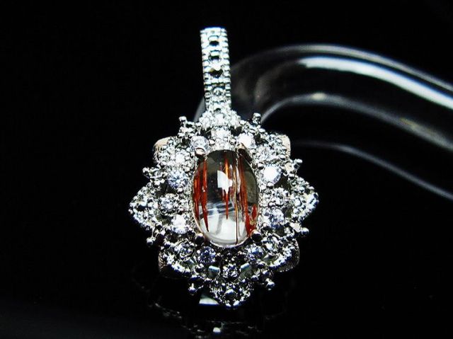 ファイナルグレード金針ルチル水晶ペンダント [t134-4384]