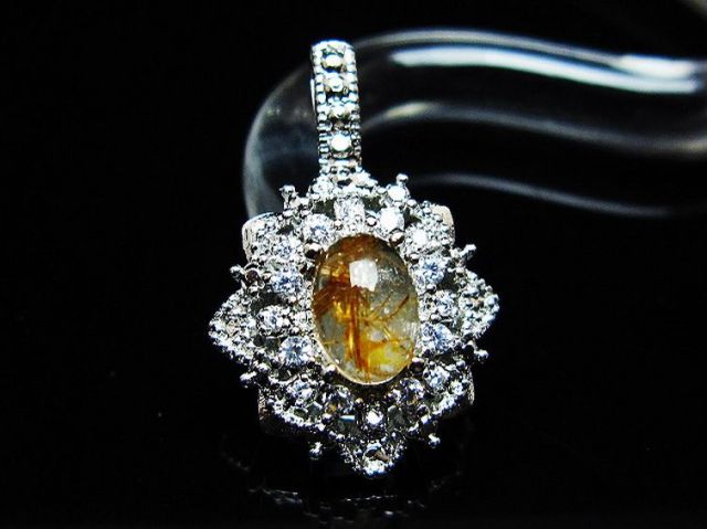 ファイナルグレード金針ルチル水晶ペンダント[T134-4386]