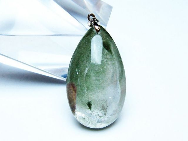 ★サンダーストーン 雷水晶 ポイント型 置物 台座付き a0440 ☆サンダーストーン 雷水晶 ポイント型 置物 台座付き a0440