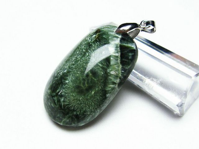 セラフィナイト　ペンダント　最強のヒーリングストーン　安眠の石 セラフィナイト ペンダント 最強のヒーリングストーン 安眠の石