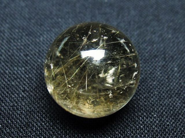 ゴールドタイチンルチル入り水晶丸玉 16mm [T145-2177]