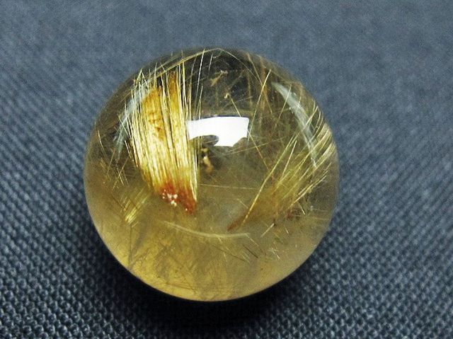 ゴールドタイチンルチル入り水晶丸玉 16mm [t145-2249]