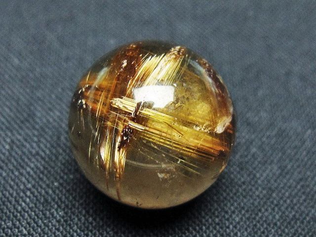 ゴールドタイチンルチル入り水晶丸玉 16mm [t145-2284]