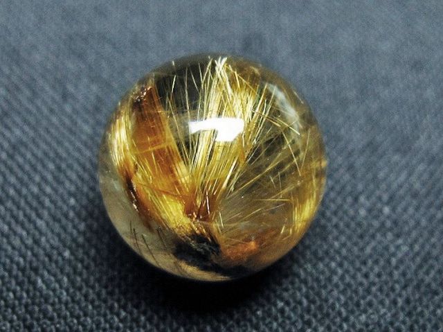 ゴールドタイチンルチル入り水晶丸玉 12mm [T145-2349]