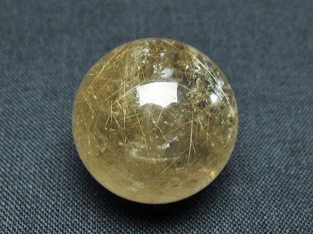 ゴールドタイチンルチル入り水晶丸玉 23mm [T145-2393]