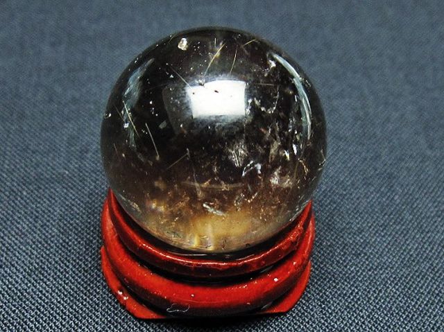ゴールドタイチンルチル入り水晶丸玉 24mm [T145-2398]