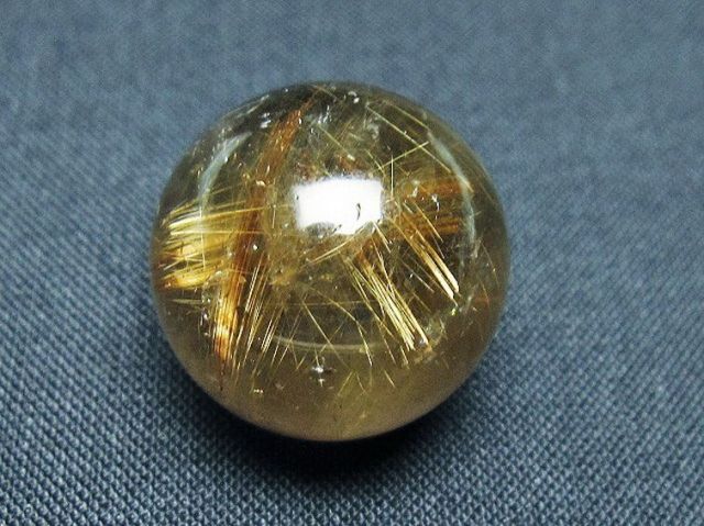 ゴールドタイチンルチル入り水晶丸玉 20mm [t145-2477]