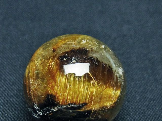 ゴールドタイチンルチル入り水晶丸玉 22mm [t145-2509]