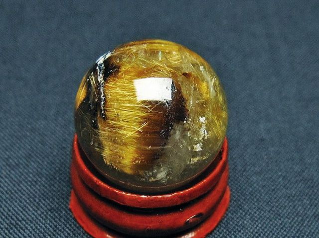 ゴールドタイチンルチル入り水晶丸玉 22mm [t145-2509]