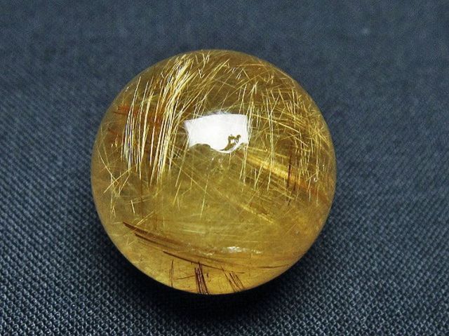 ゴールドタイチンルチル入り水晶丸玉 22mm [t145-2557]