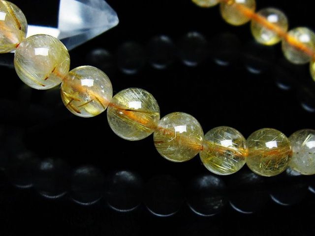 購入不可予約ゴールドタイチンルチル水晶(13.5～14.9㍉16.6㌢)天然石 極上/無色透明に近い水晶且つ黄色味よりのゴールドルチル