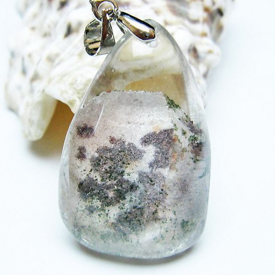 グリーンファントムペンダント [t175-2030]