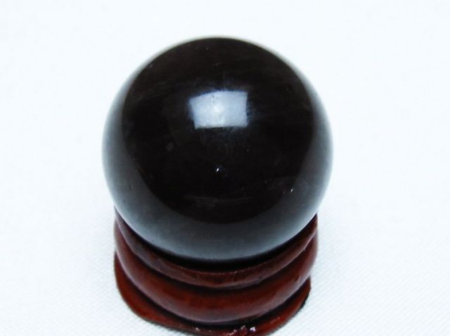 ang3 純天然モリオン 黒水晶 丸玉 大玉2.4Kg 木製台座付き！ ang3 純