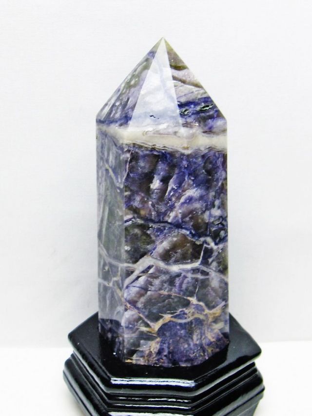 1.6Kgアメリカ　ユタ州産ティファニーストーン六角柱 [t222-2569]