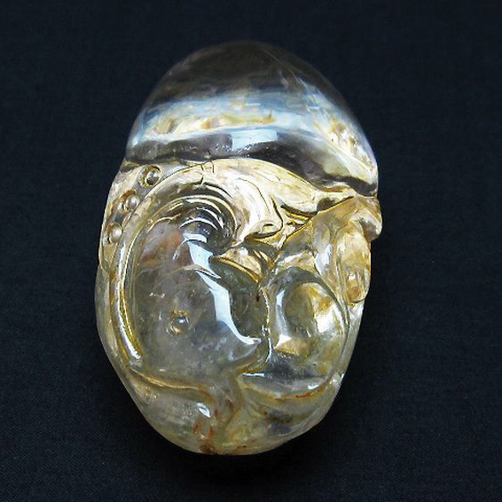 ヒマラヤ水晶 手彫り 魚 置物[T261-1161]