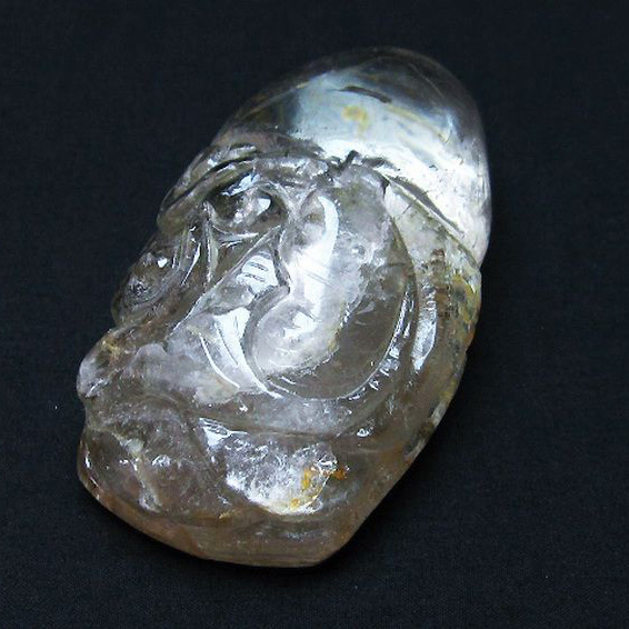 ヒマラヤ水晶 手彫り 魚 置物[T261-1178]