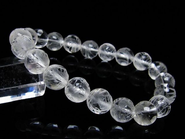 ヒマラヤ水晶手彫り龍ブレスレット10mm[T305-934]