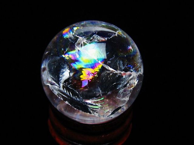 虹入りヒマラヤ水晶丸玉 26mm [t317-5373]