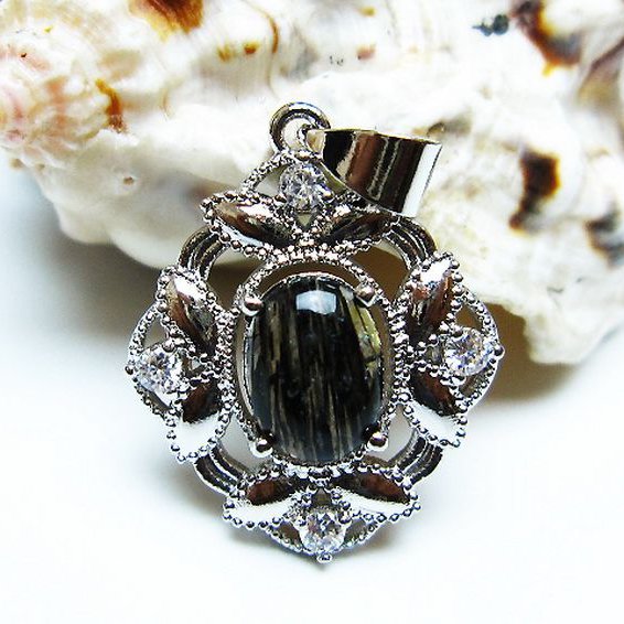 ブラックルチルクォーツペンダント [t343-1588]