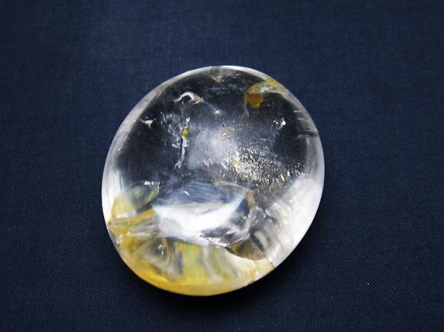 虹入りヒマラヤ水晶原石 [t344-2911]