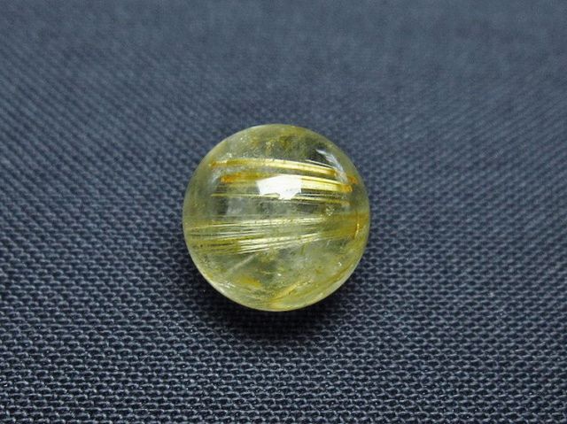 ゴールドタイチンルチル入り水晶丸玉 10mm [T355-1156]