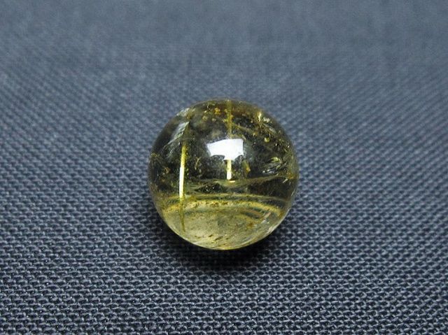 ゴールドタイチンルチル入り水晶丸玉 10mm [T355-1161]