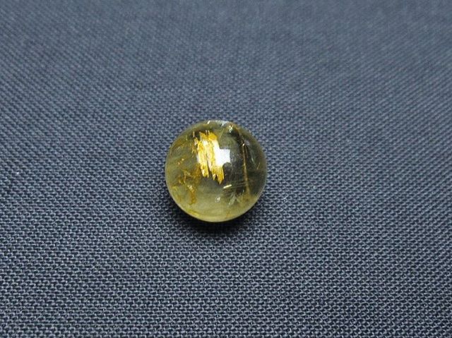 ゴールドタイチンルチル入り水晶丸玉 10mm [t355-1180]