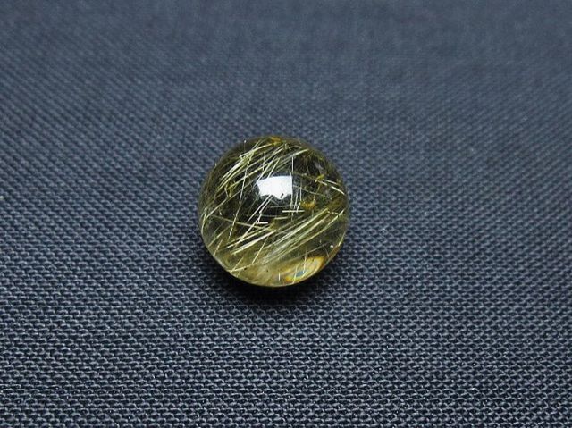 ゴールドタイチンルチル入り水晶丸玉 10mm [T355-1183]