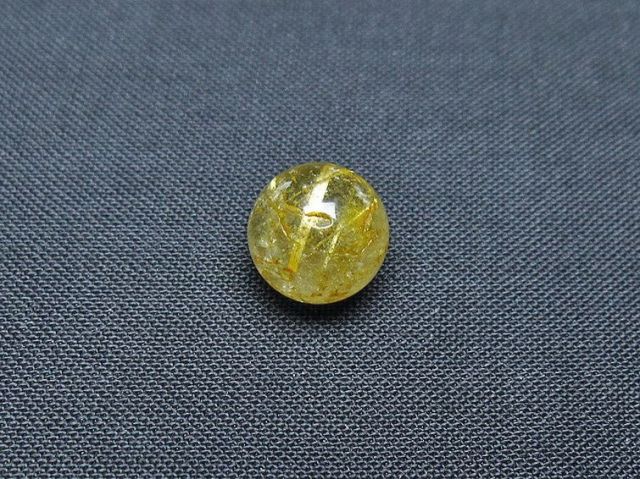 ゴールドタイチンルチル入り水晶丸玉 10mm [t355-1199]