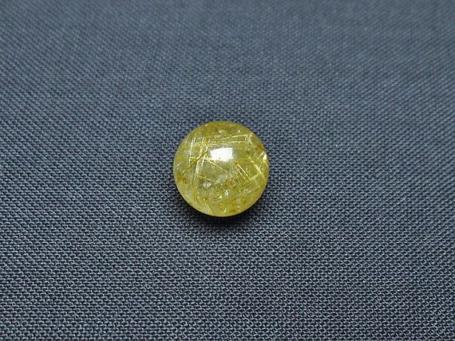 ゴールドタイチンルチル入り水晶丸玉 10mm [T355-1207]