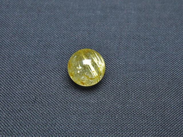 ゴールドタイチンルチル入り水晶丸玉 10mm [T355-1212]