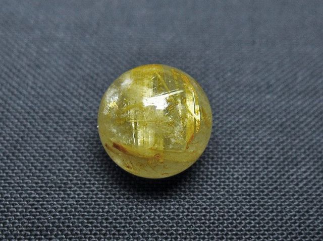 ゴールドタイチンルチル入り水晶丸玉 10mm [t355-1220]