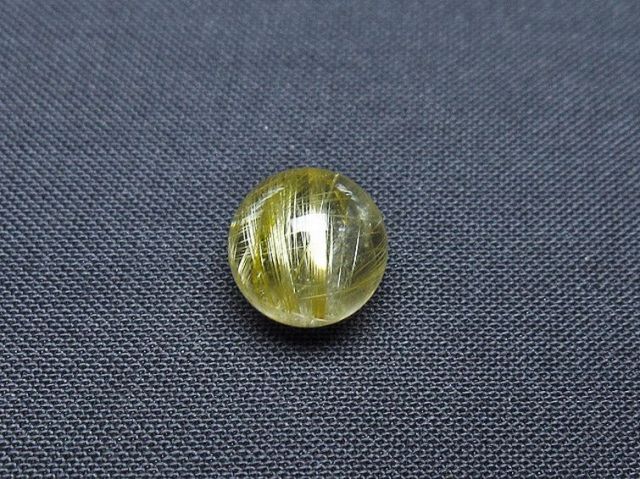 ゴールドタイチンルチル入り水晶丸玉 10mm [T355-1244]