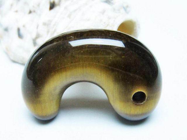 タイガーアイ※黄虎目石勾玉 [t356-1761]