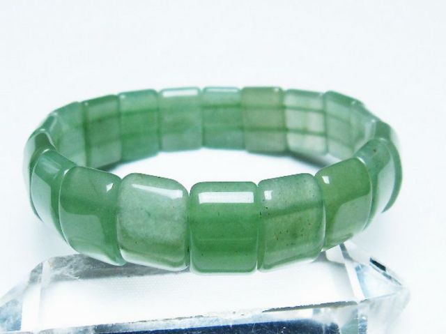 翡翠　ヒスイ　天然石　バングル　腕輪　お守り　緑　グリーン 翡翠 ヒスイ 天然石 バングル 腕輪 お守り 緑 グリーン Amazon.co.jp