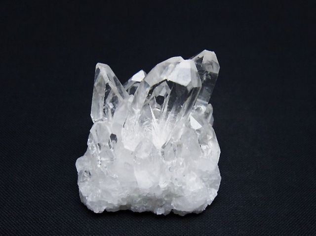 アーカンソー州産水晶クラスター[T386-7585]