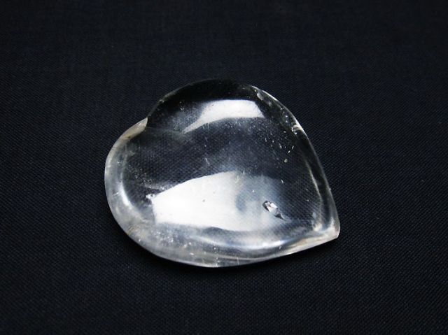 ヒマラヤ水晶ハート置物[T387-14228]
