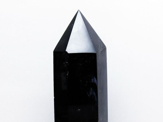 1.6Kgモリオン 純天然 黒水晶 六角柱[T43-7916]