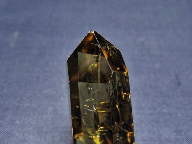 虹入り黄水晶(シトリン)原石[T436-2973]
