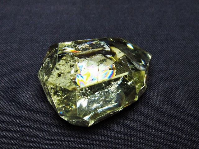 パワーストーン 天然石 虹入り黄水晶(シトリン)原石[T436-2994]