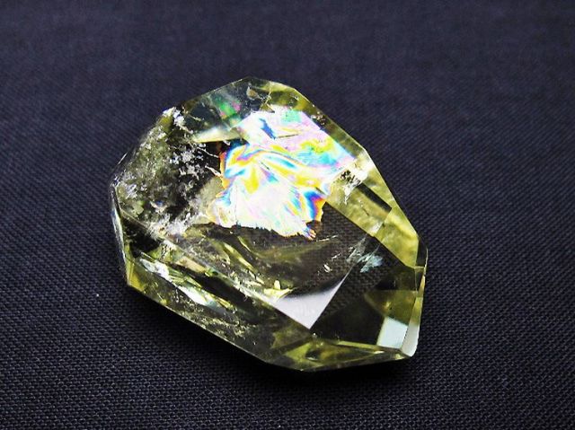 虹入り黄水晶(シトリン)原石[T436-2994]