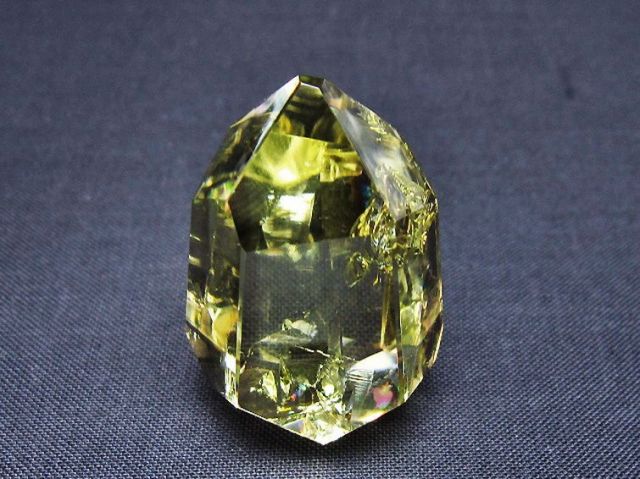 【幸運の石】虹入りシトリン[黄水晶] パワーストーン 天然石 虹入り黄水晶(シトリン)原石[T436-3012]