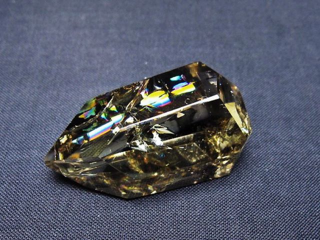 パワーストーン 天然石 虹入り黄水晶(シトリン)原石[T436-3026]