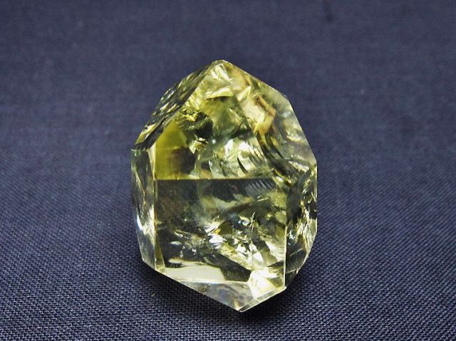 虹入り黄水晶(シトリン)原石[T436-3055]