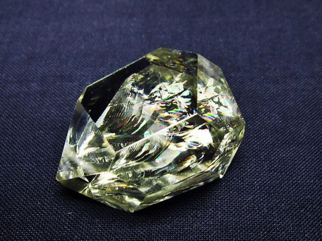 虹入り黄水晶(シトリン)原石[T436-3055]