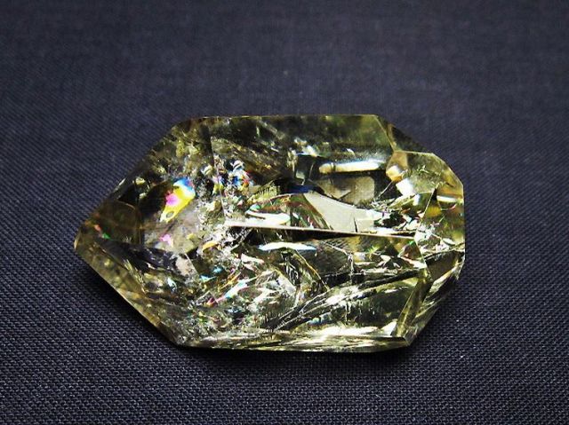 虹入り黄水晶(シトリン)原石[T436-3067]