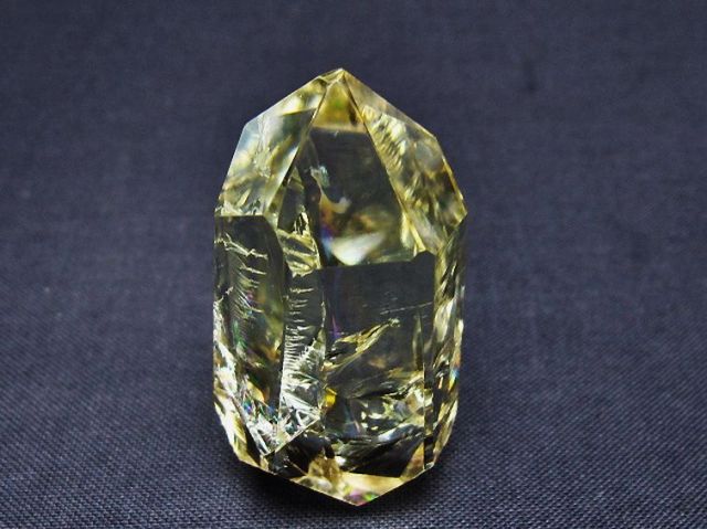 虹入り黄水晶(シトリン)原石[T436-3069]