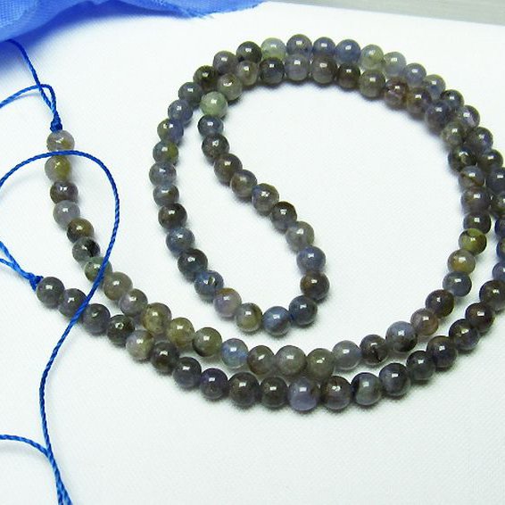 タンザナイト一連 4mm ビーズ [t449-1594]