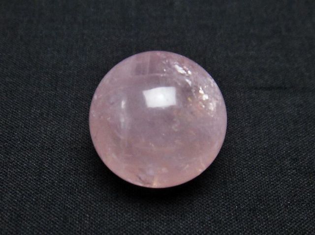 ローズクォーツ 丸玉 直径 約13cm 高品質]ブラジル産ローズクォーツ丸玉/大玉スフィア（球体直径67.4mm