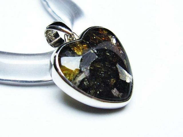 パワーストーン 天然石 パラサイト隕石 かんらん石 ハート